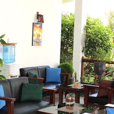 Blue Eyes Inn Унаватуна Екстериор снимка