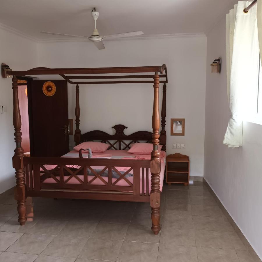Blue Eyes Inn Унаватуна Екстериор снимка
