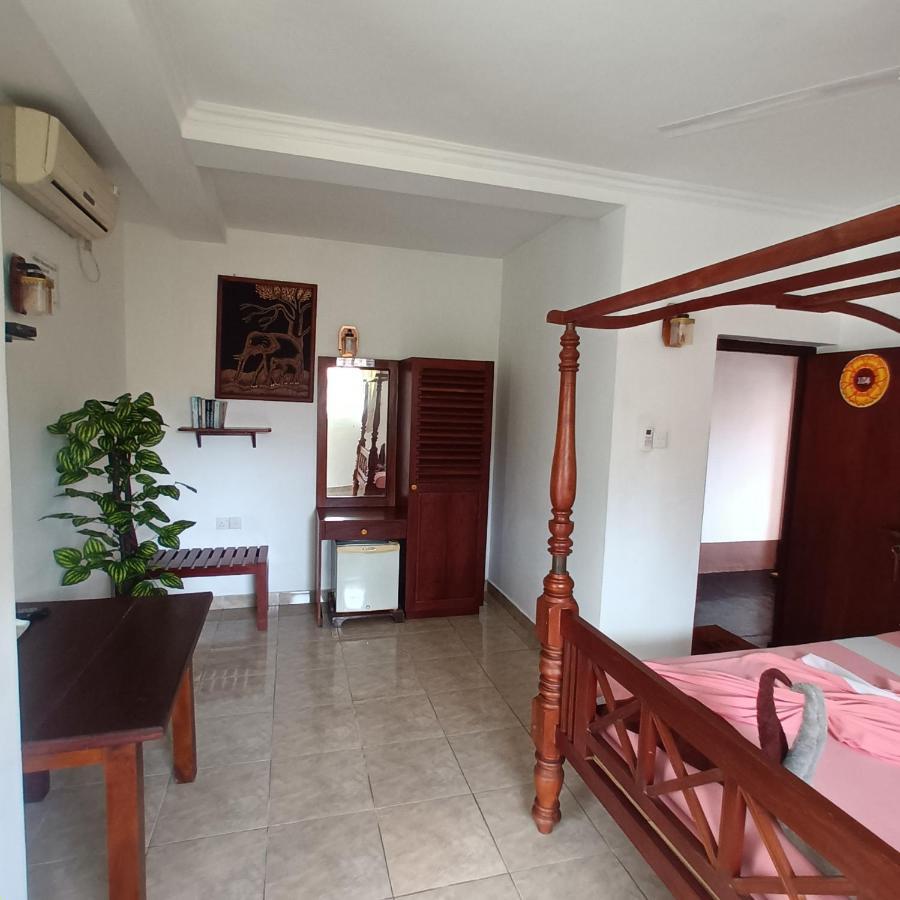 Blue Eyes Inn Унаватуна Екстериор снимка