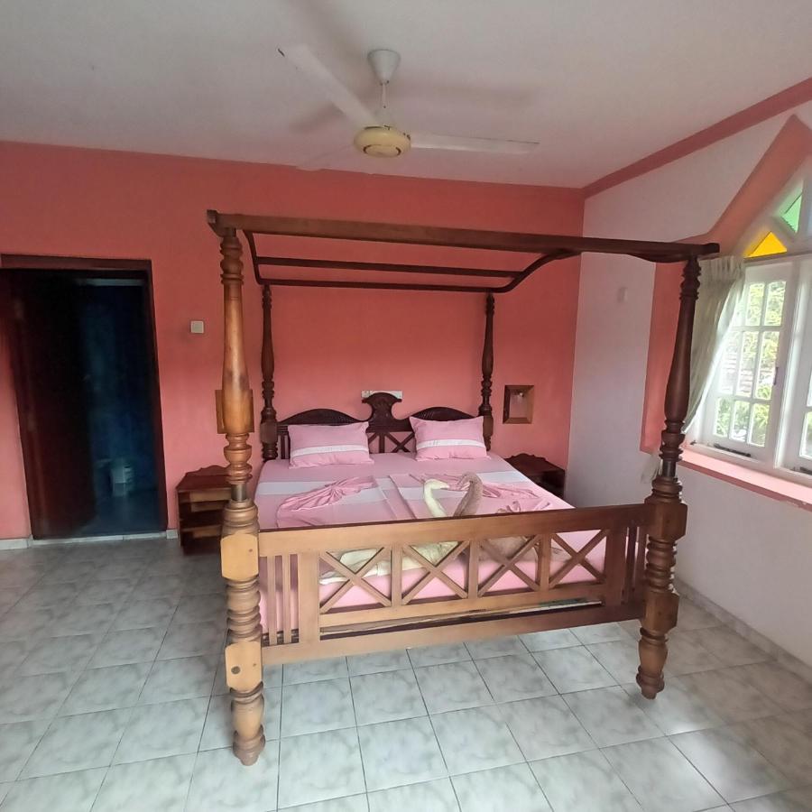 Blue Eyes Inn Унаватуна Екстериор снимка